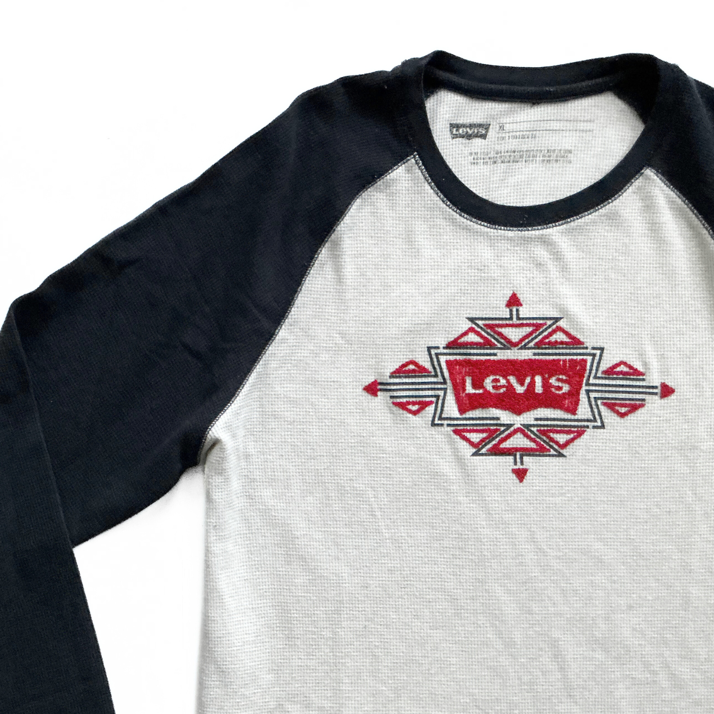 Levi's Studded Graphic Raglan Shirt in Navy / White