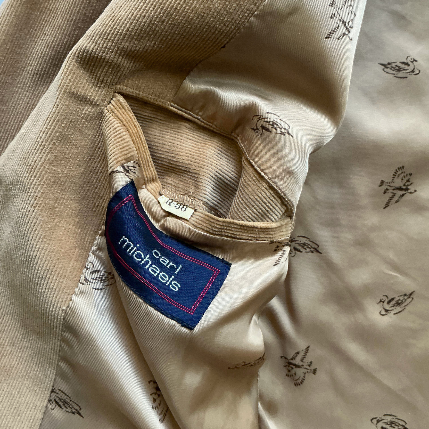 Carl Michaels Corduroy Blazer in Beige / Camel