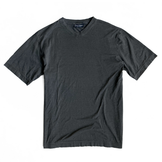 Gran Sasso V Neck T-Shirt in Stealth Grey
