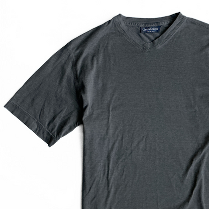 Gran Sasso V Neck T-Shirt in Stealth Grey
