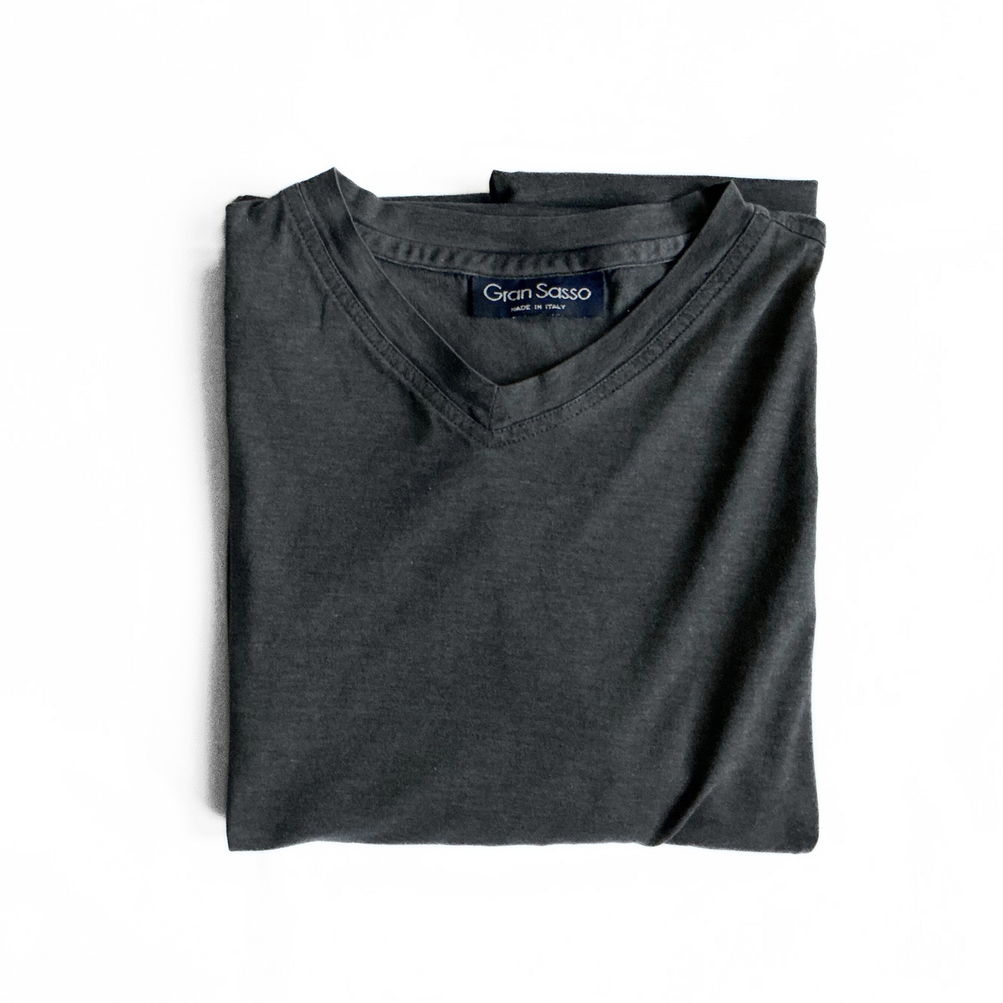 Gran Sasso V Neck T-Shirt in Stealth Grey