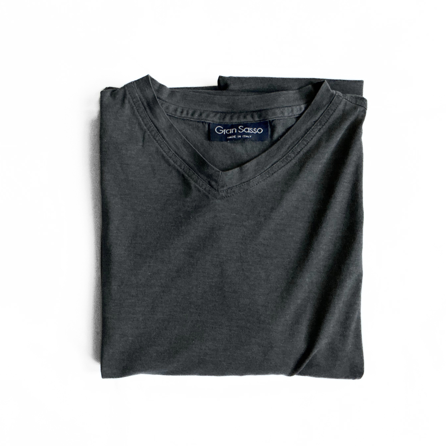 Gran Sasso V Neck T-Shirt in Stealth Grey