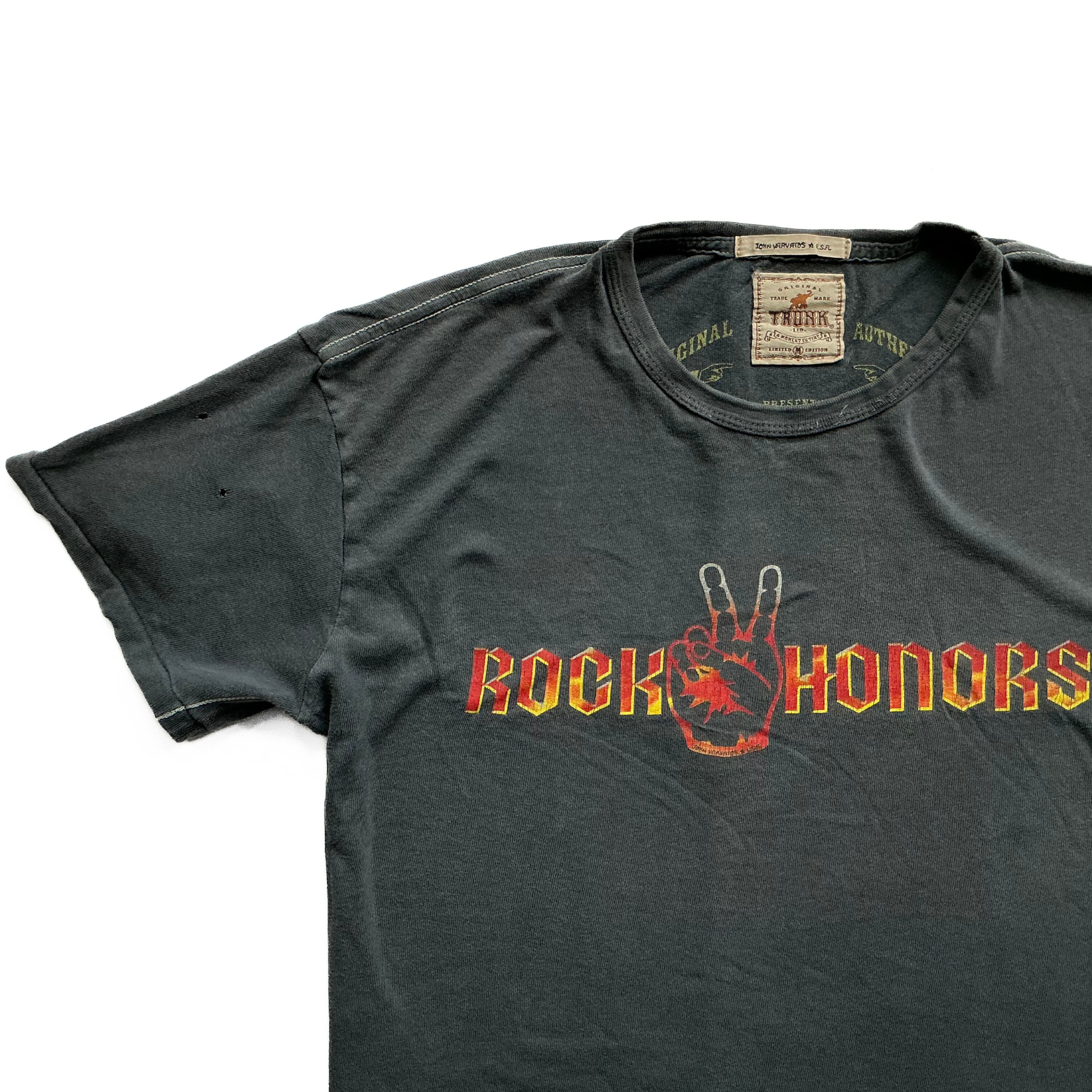 John Varvatos Trunk Rock Honors T-Shirt in Cloud Blue / Red / Yellow