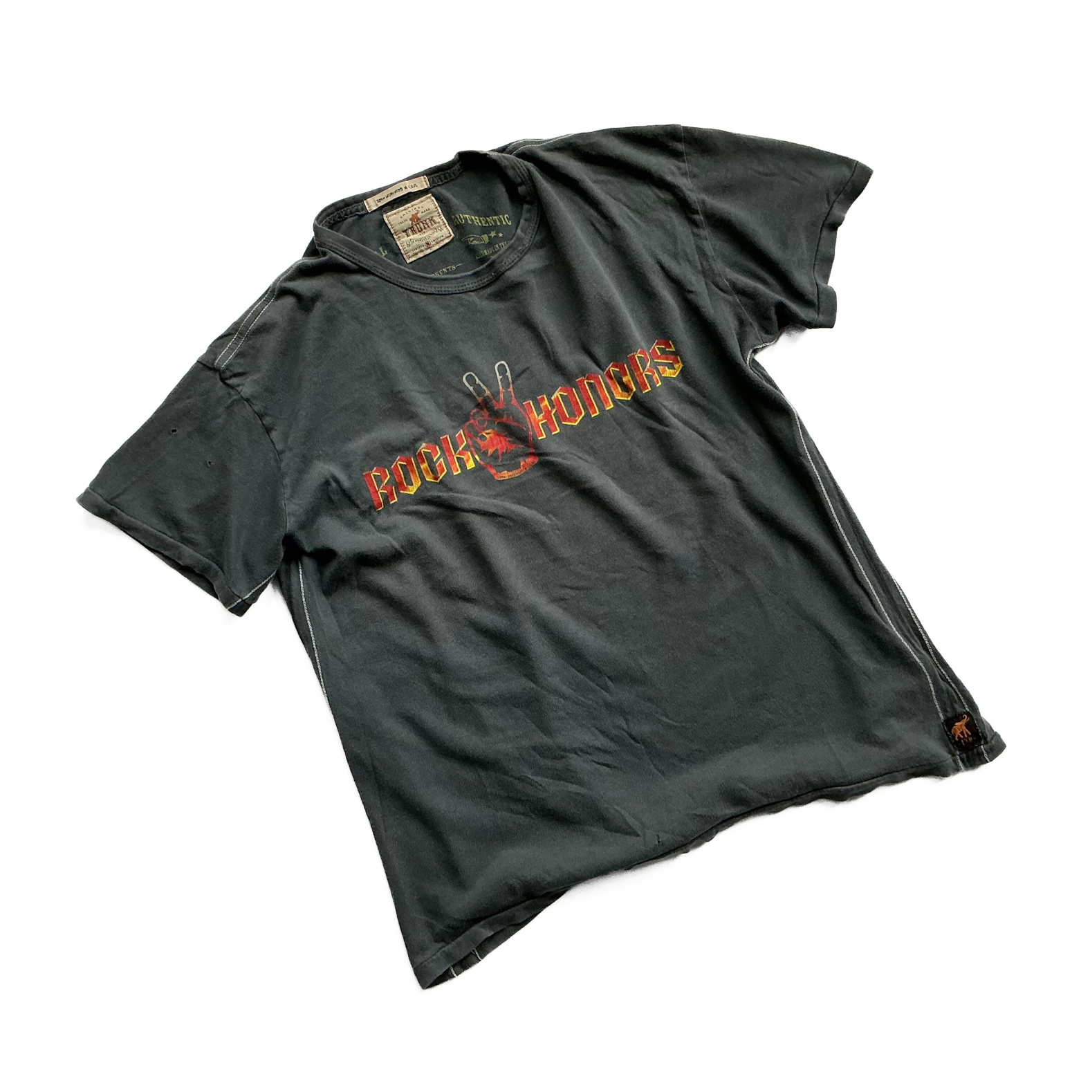 John Varvatos Trunk Rock Honors T-Shirt in Cloud Blue / Red / Yellow